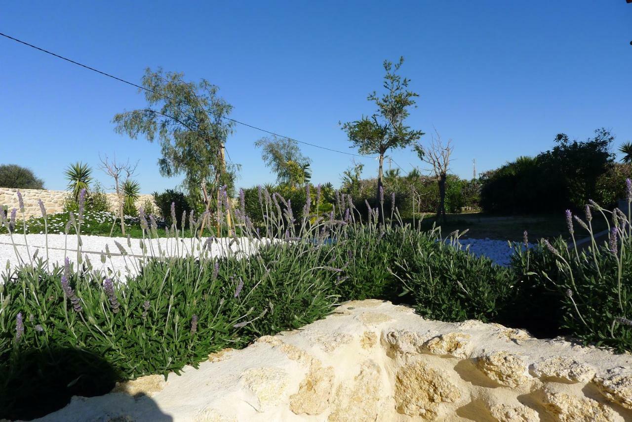 شقة مْبيخير ذي لا فرونتيرا  في Finca Du Ressourcement Higueron المظهر الخارجي الصورة