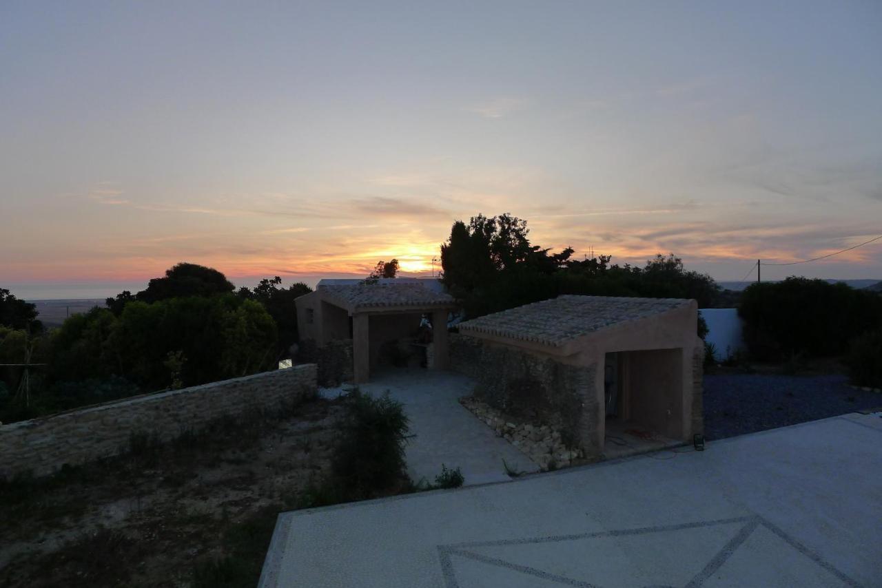 شقة مْبيخير ذي لا فرونتيرا  في Finca Du Ressourcement Higueron المظهر الخارجي الصورة