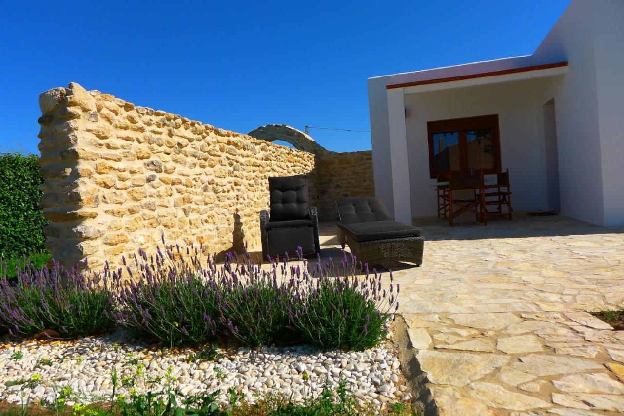 شقة مْبيخير ذي لا فرونتيرا  في Finca Du Ressourcement Higueron المظهر الخارجي الصورة